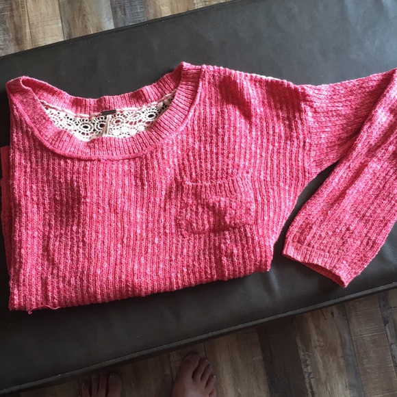Pink sweater with lace - Picture 1 of 2